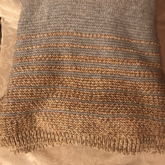 Beautiful cowl neck sweater - Picture 4 of 6